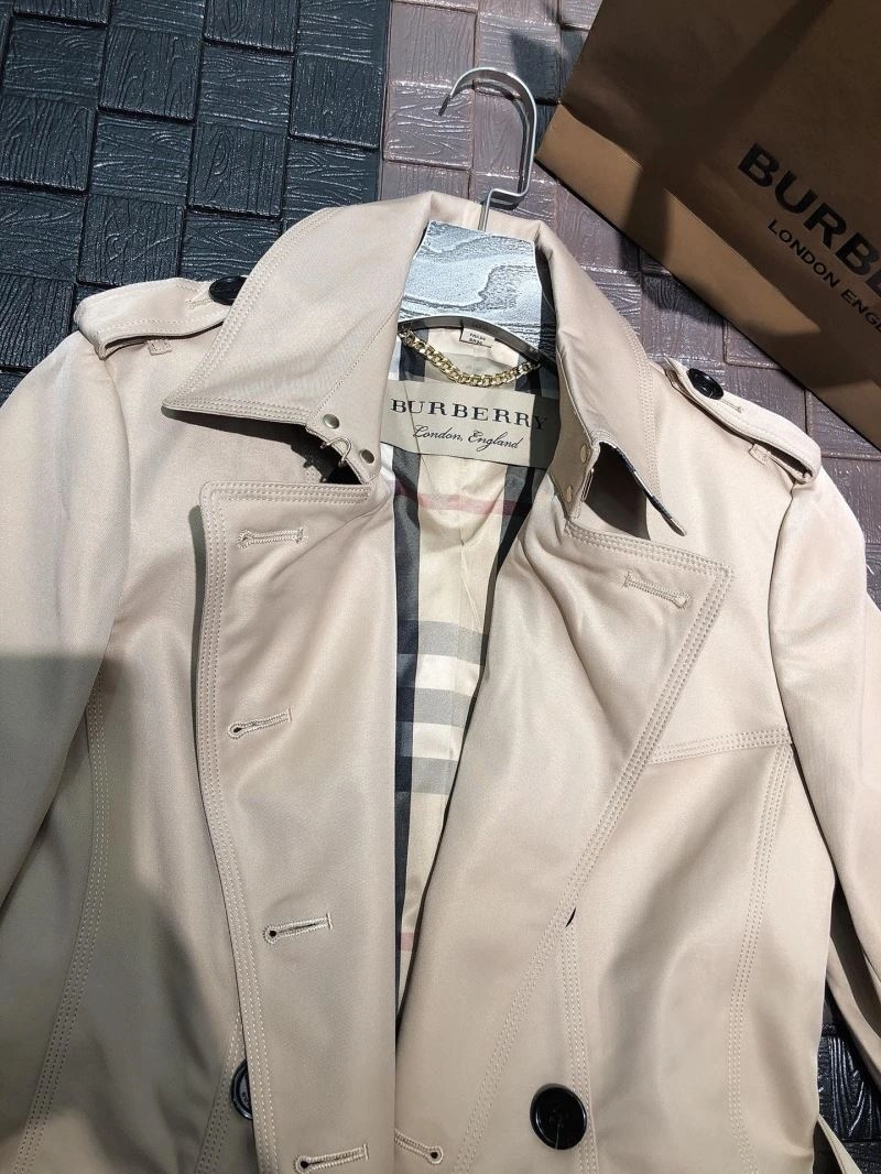 Unisex Burberry Outwear 104681