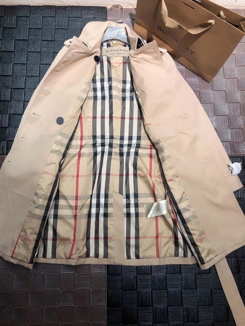 Unisex Burberry Outwear 104681
