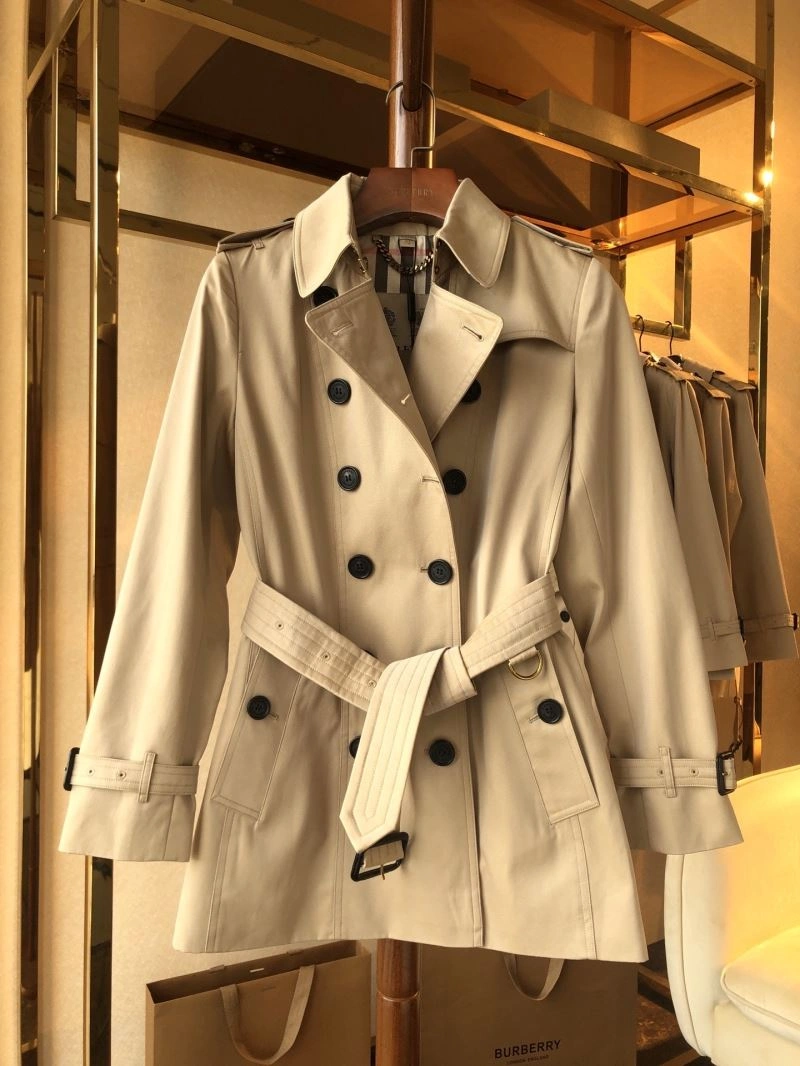 Bold Burberry Outwear 104677
