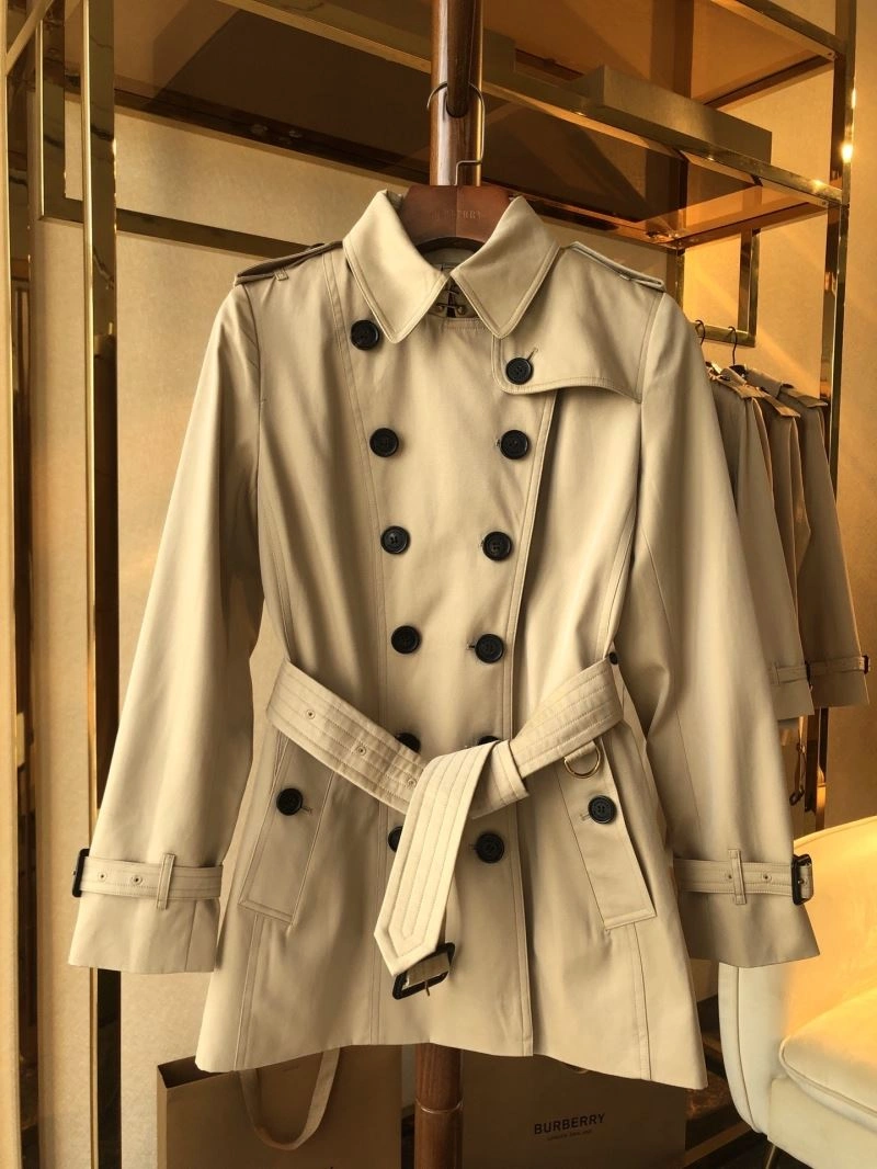 Bold Burberry Outwear 104677