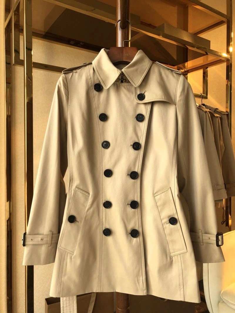 Bold Burberry Outwear 104677