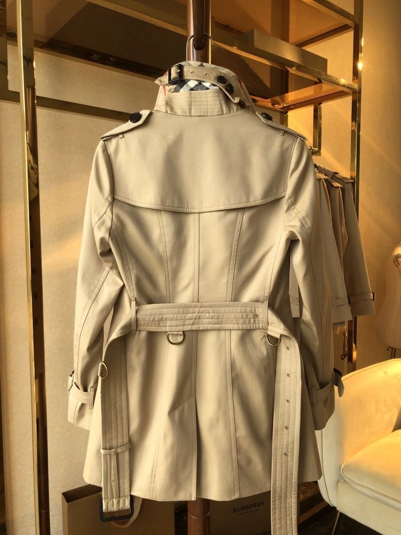 Bold Burberry Outwear 104677