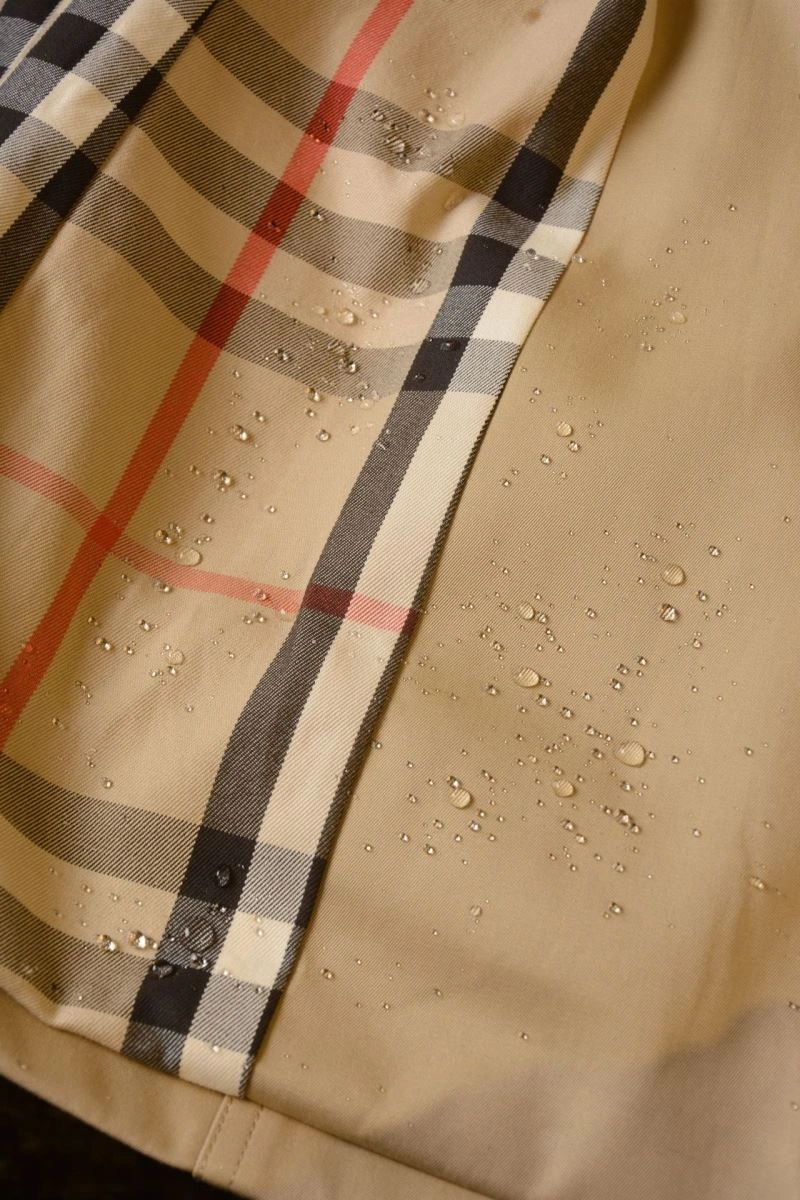 Bold Burberry Outwear 104677