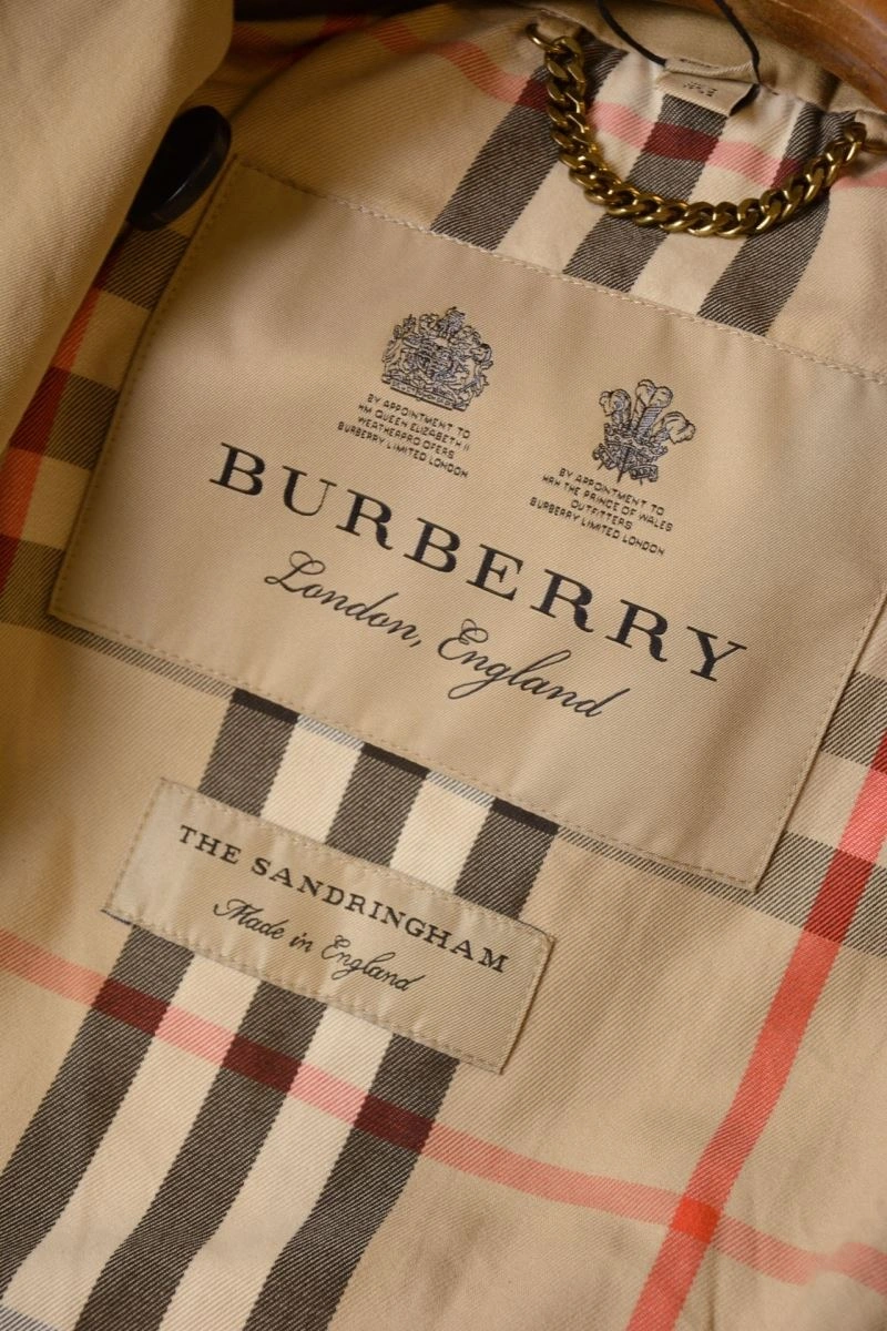 Bold Burberry Outwear 104677