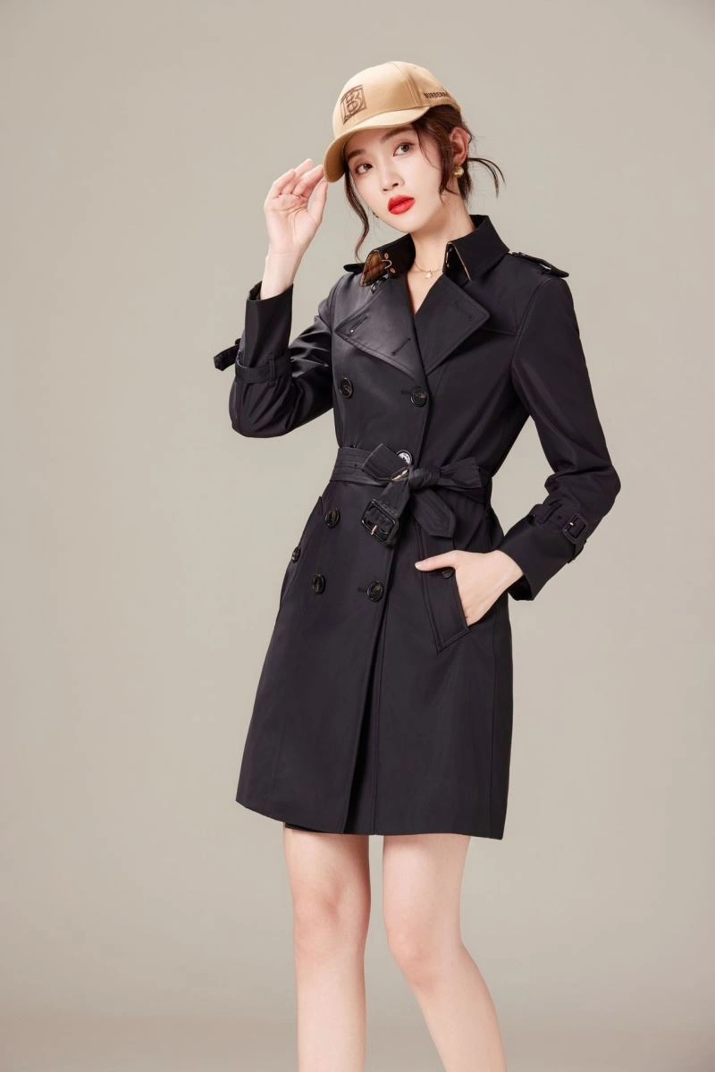 Minimalist Burberry Outwear 104675