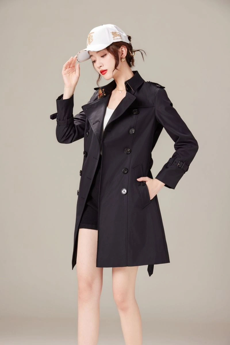Minimalist Burberry Outwear 104675