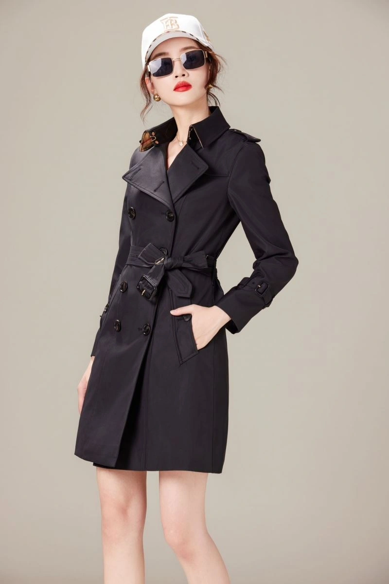 Minimalist Burberry Outwear 104675