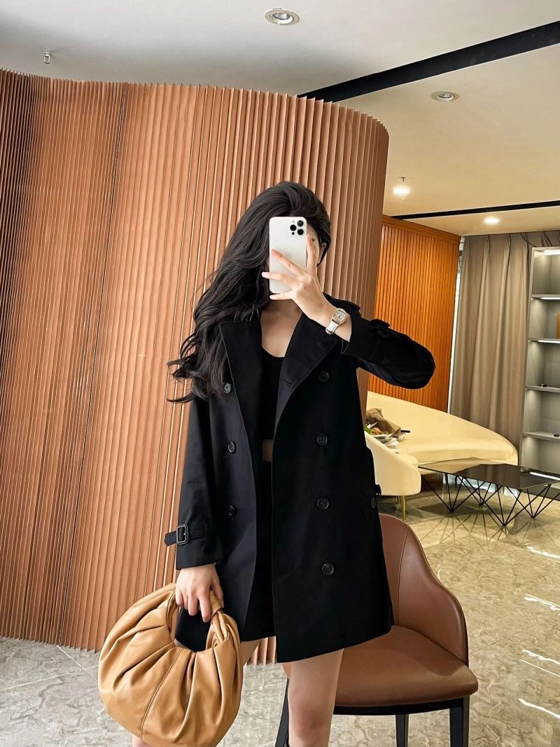 WellDesigned Burberry Outwear 104712