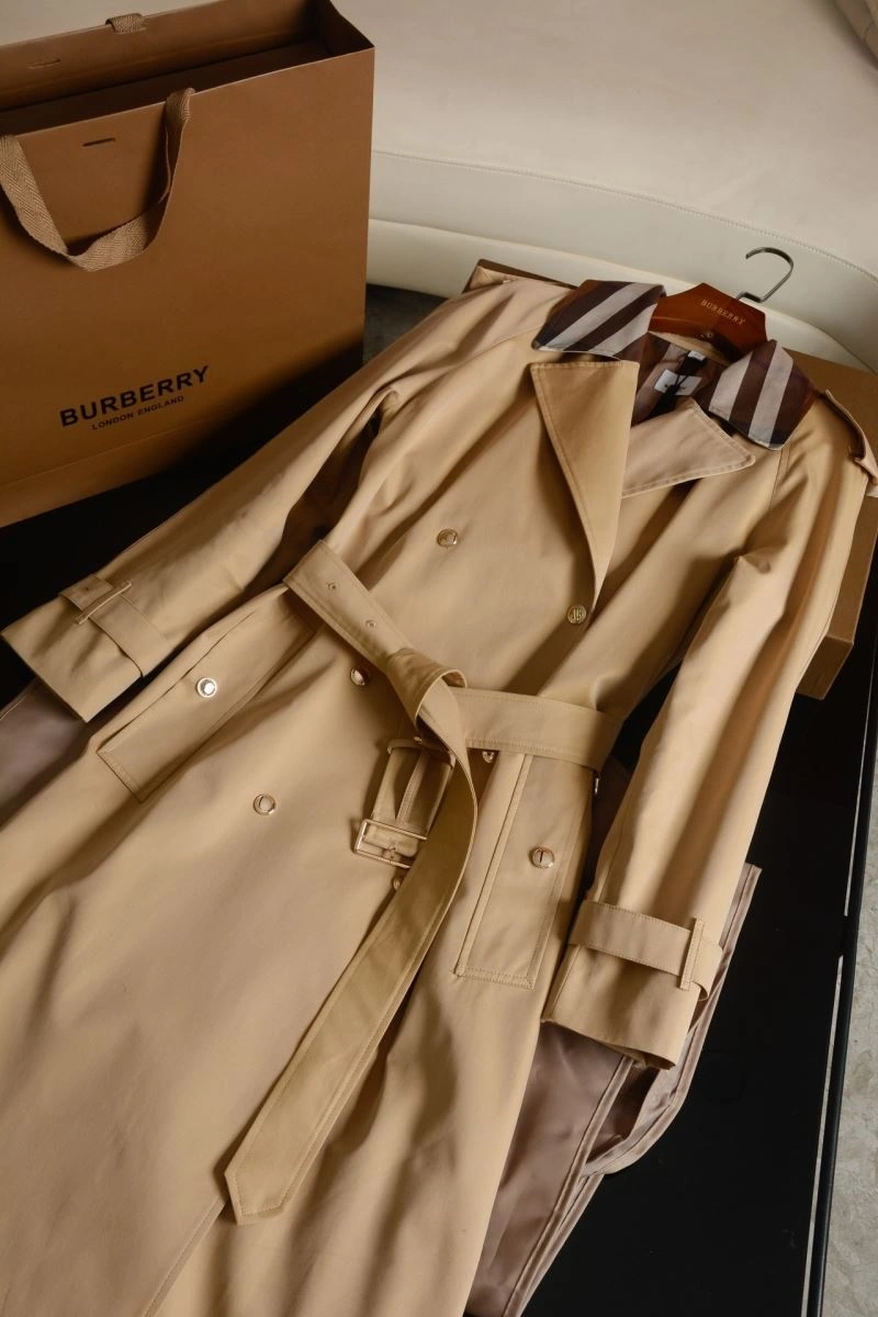 Burberry Outwear Timeless 104660