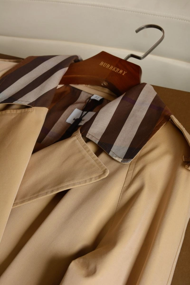 Burberry Outwear Timeless 104660