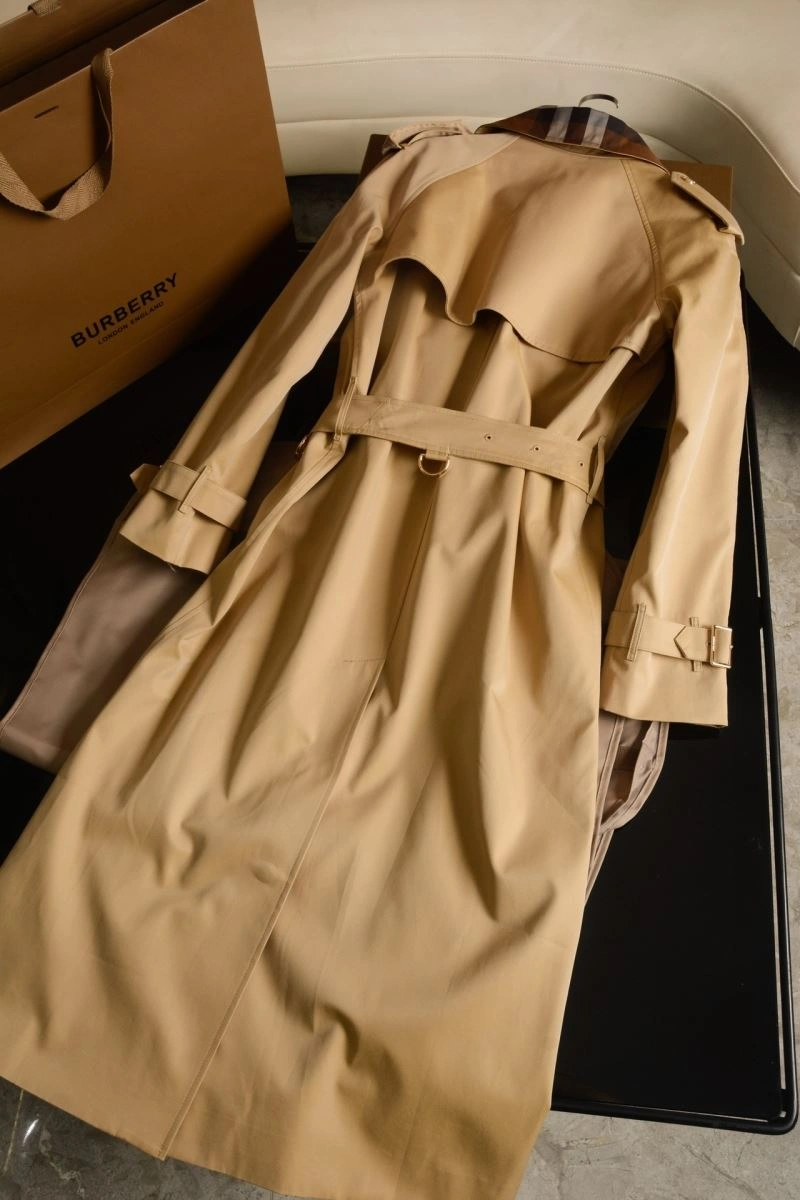 Burberry Outwear Timeless 104660