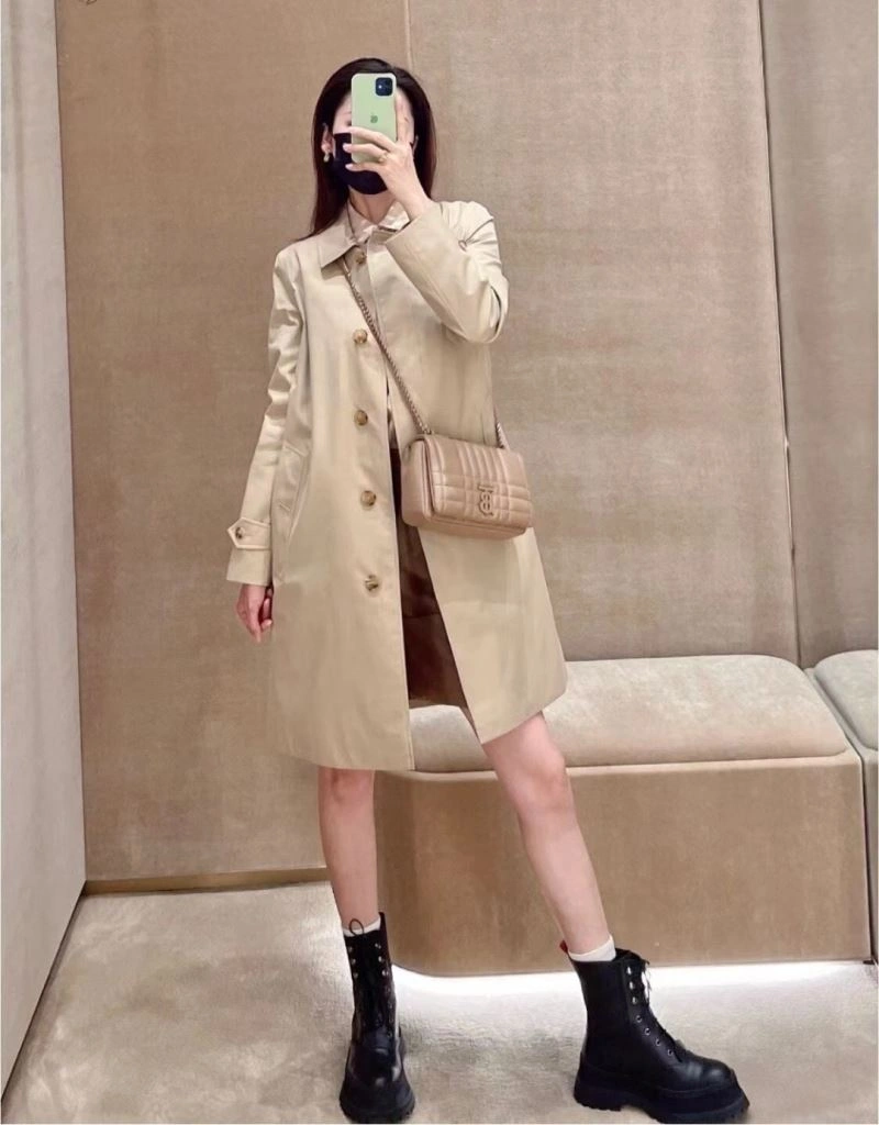 Timeless Burberry Outwear 104655