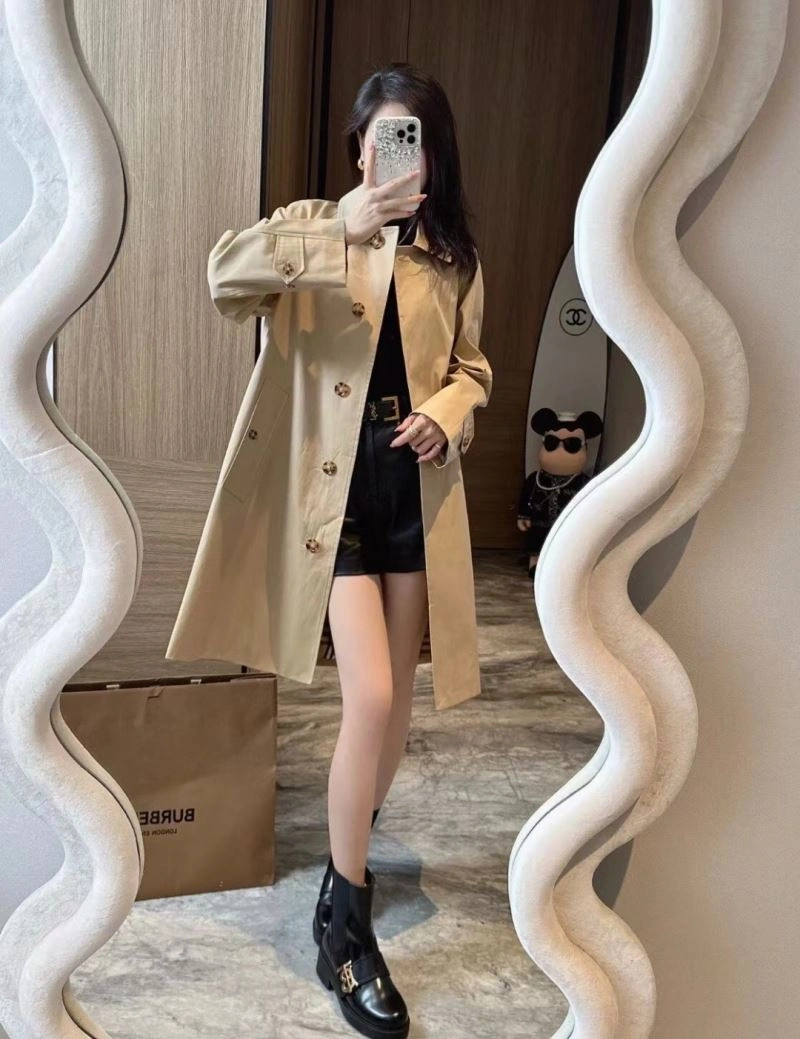 Timeless Burberry Outwear 104655