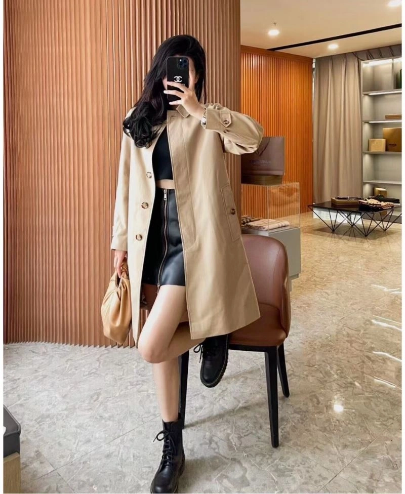 Timeless Burberry Outwear 104655
