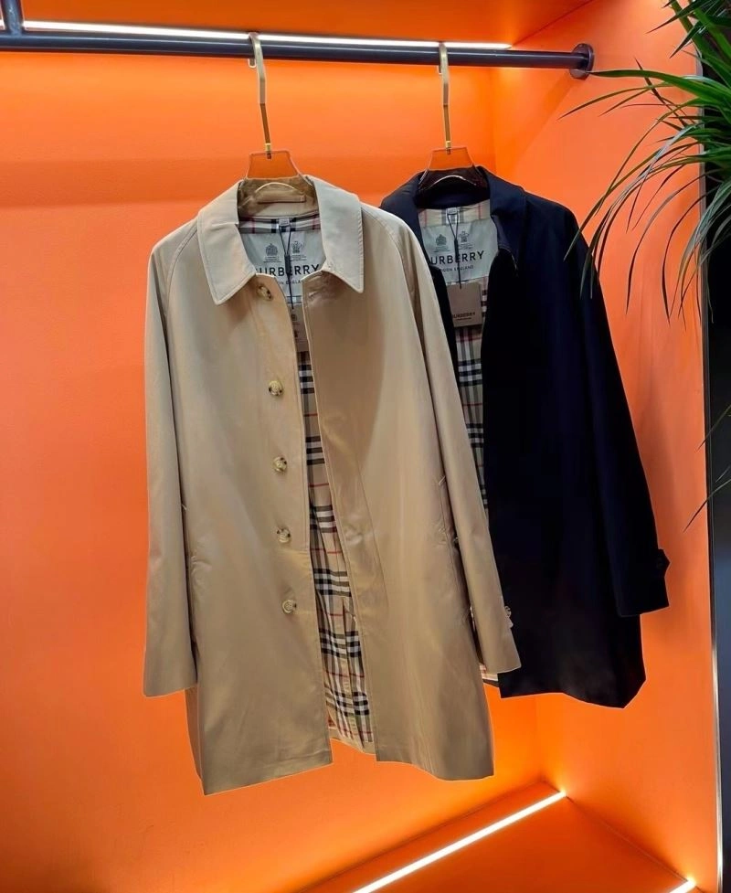 Timeless Burberry Outwear 104655