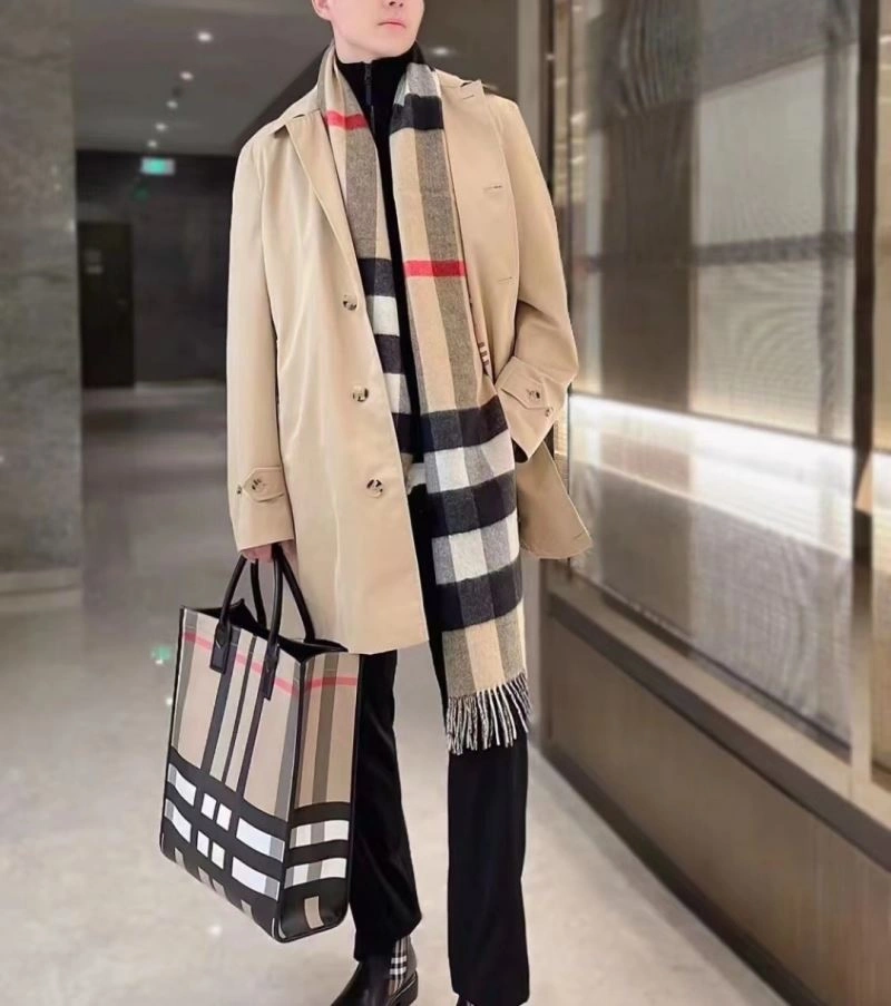 Burberry Outwear Resilient 104656