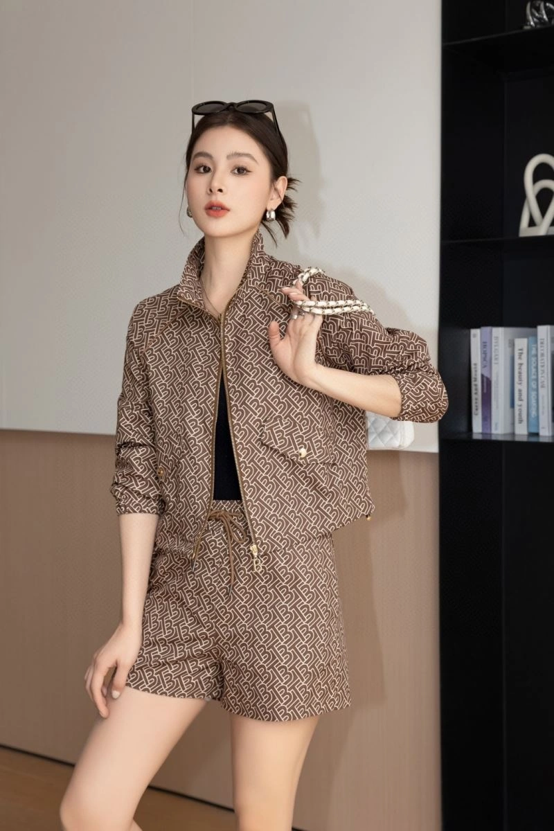 Burberry Outwear Breathable 104652