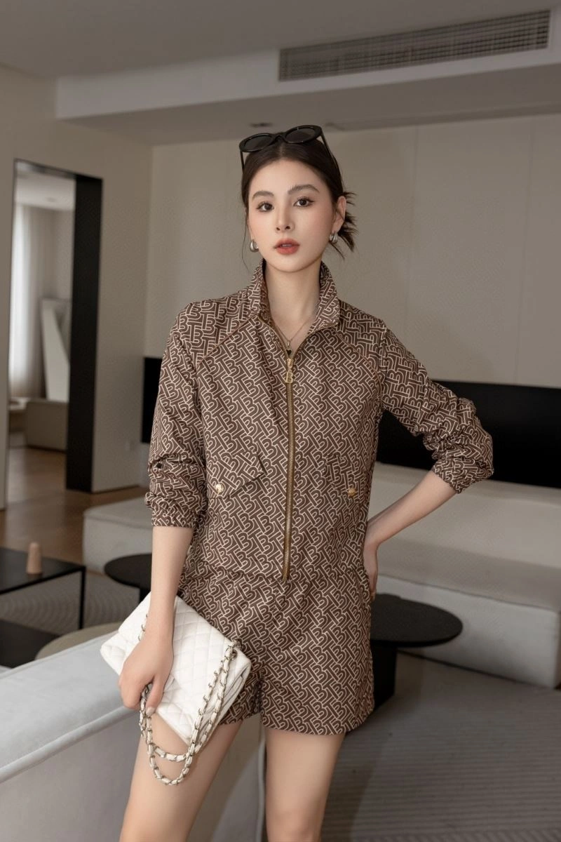Burberry Outwear Breathable 104652