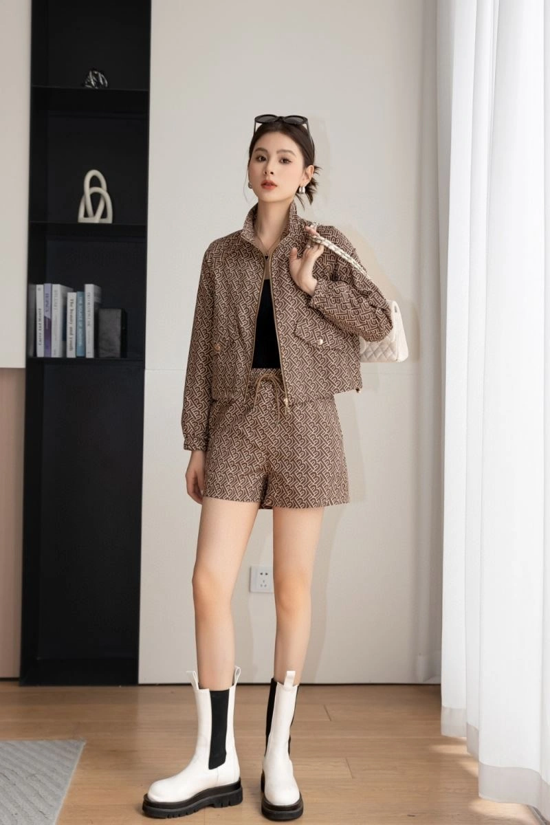 Burberry Outwear Breathable 104652