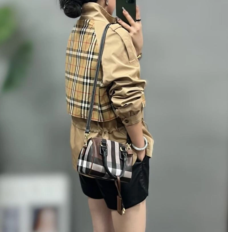 Burberry Outwear WeatherProof 104650