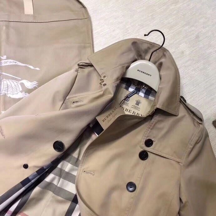 Burberry Outwear Unisex 104640