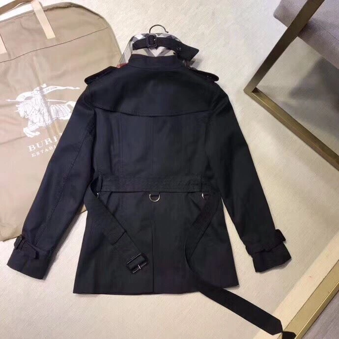 Burberry Outwear Trendsetting 104635