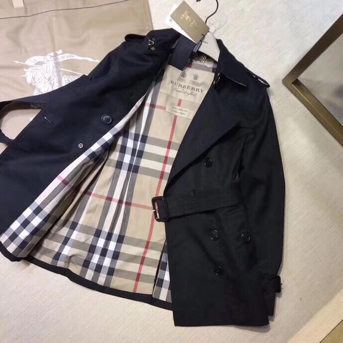 Burberry Outwear Trendsetting 104635