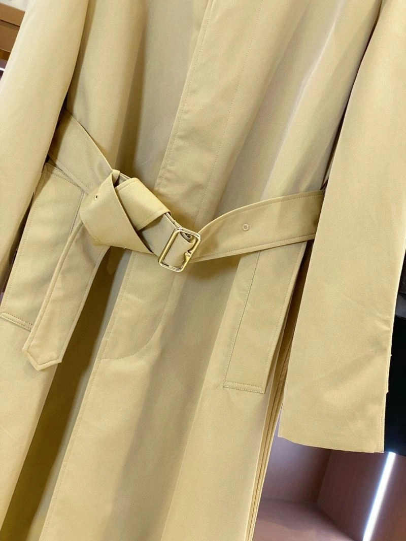 Burberry Outwear Breathable 104642