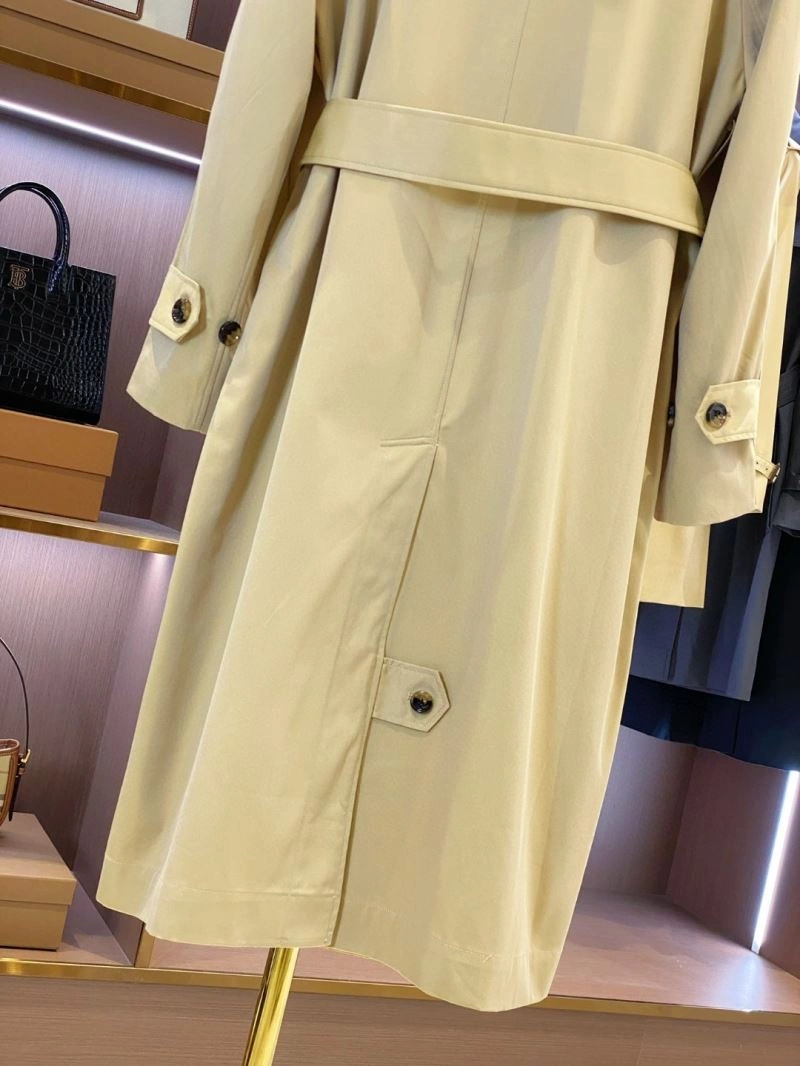 Burberry Outwear Breathable 104642