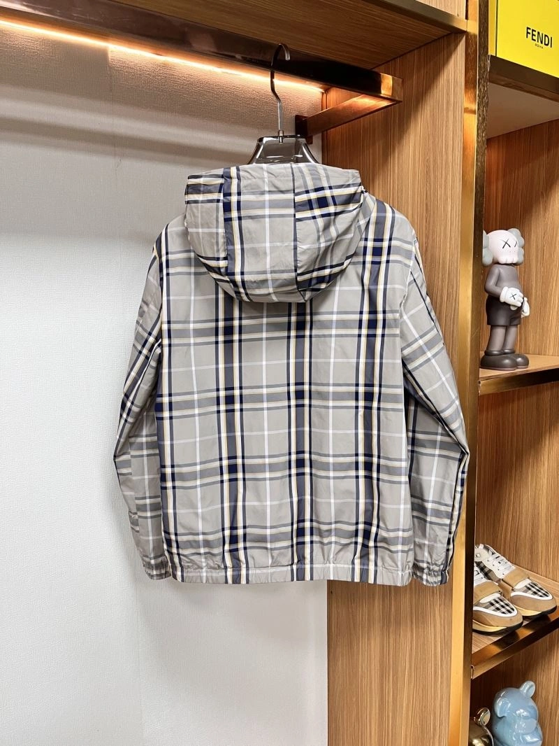 Contemporary Burberry Outwear 104632
