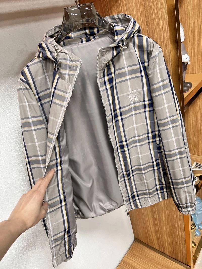 Contemporary Burberry Outwear 104632