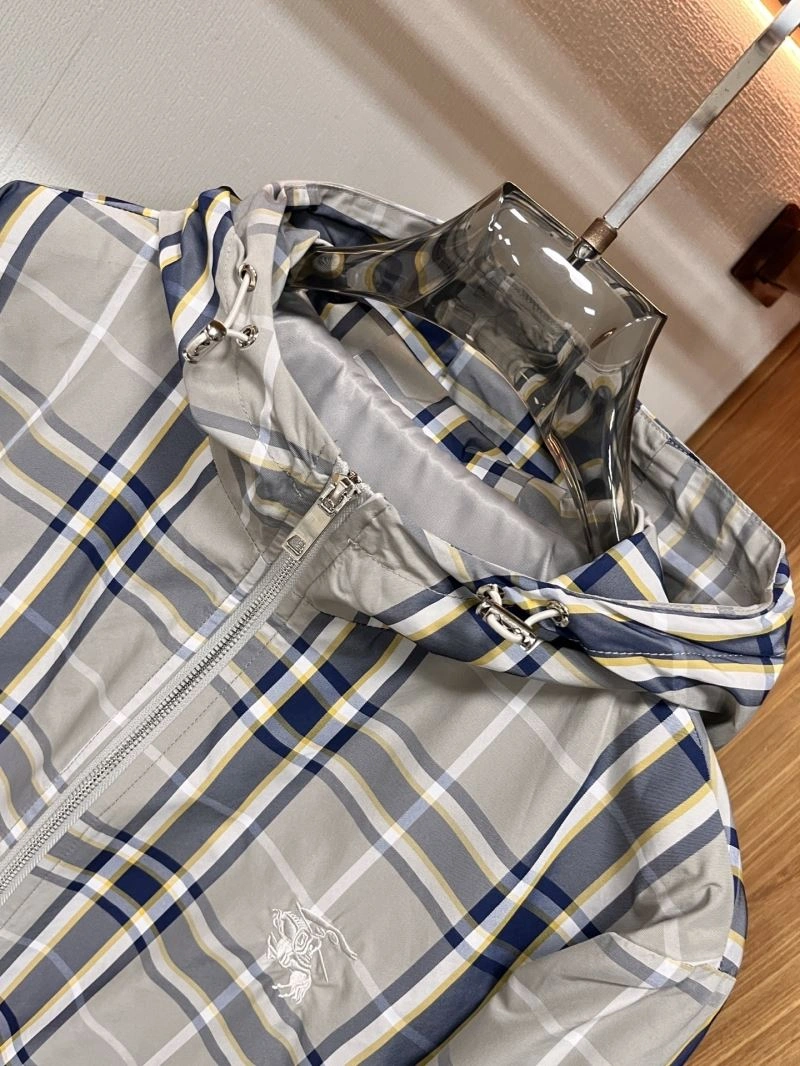 Contemporary Burberry Outwear 104632