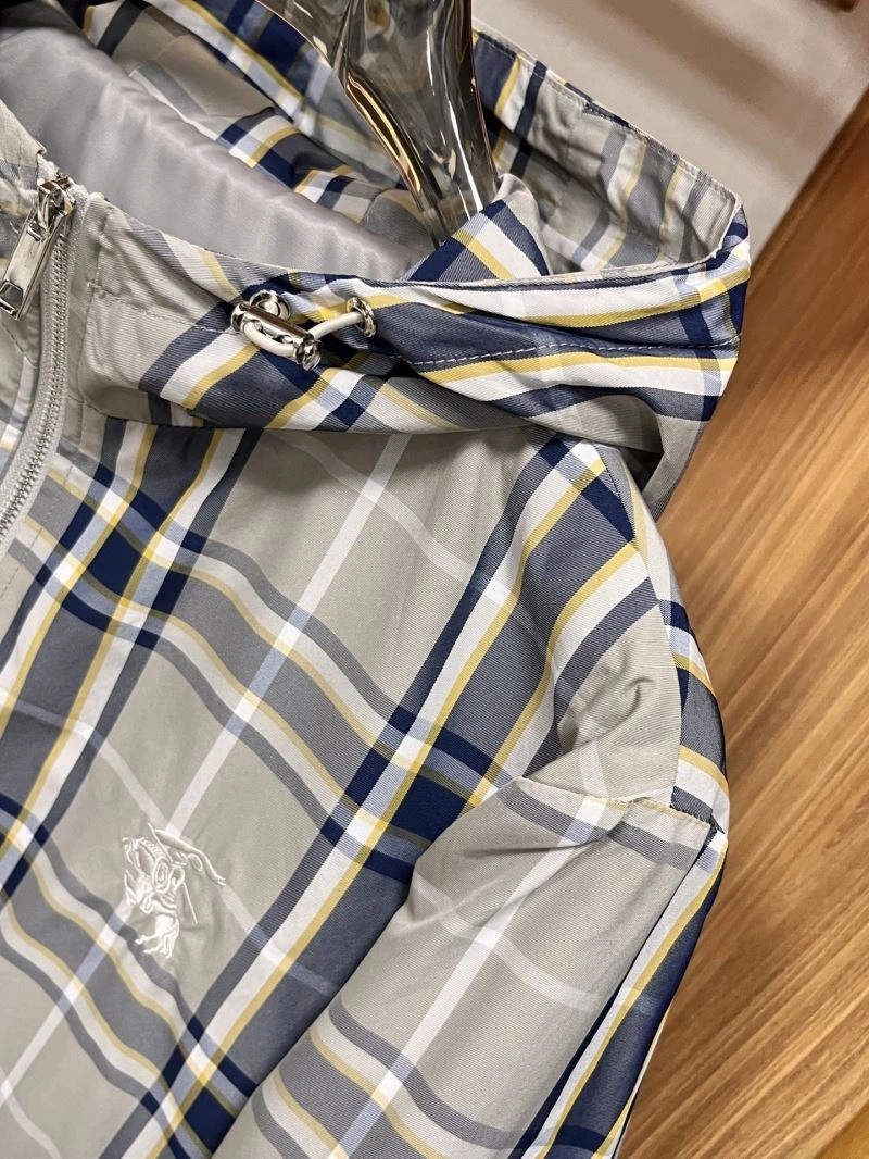 Contemporary Burberry Outwear 104632