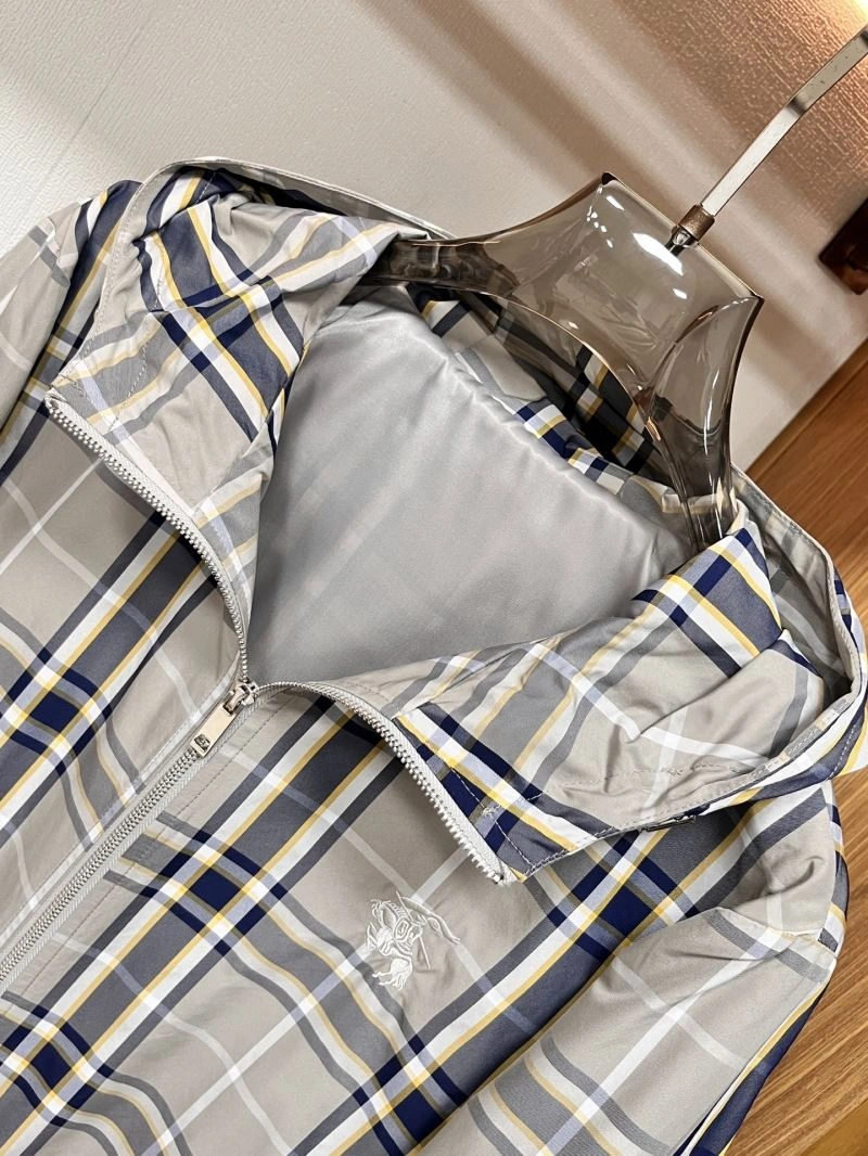 Contemporary Burberry Outwear 104632