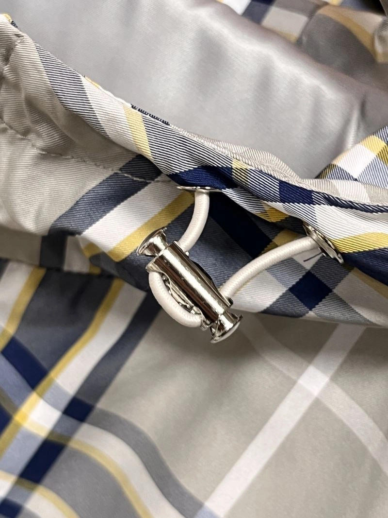 Contemporary Burberry Outwear 104632