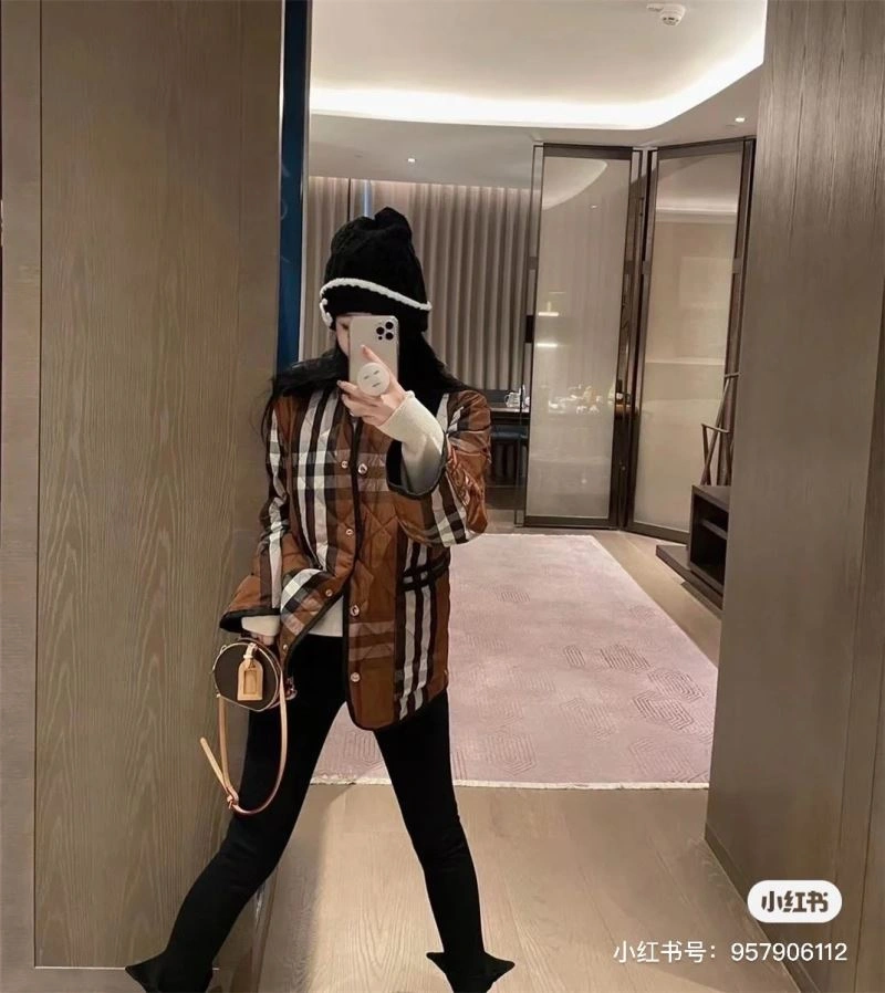Burberry Outwear Soft 104628