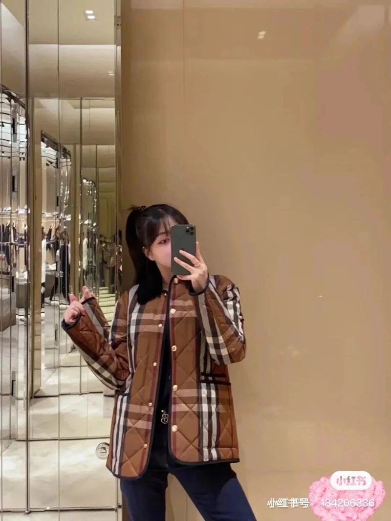 Burberry Outwear Soft 104628