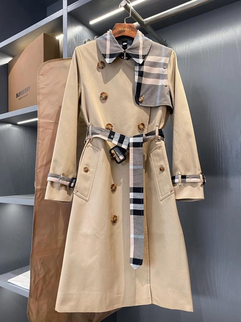 Versatile Burberry Outwear 104622
