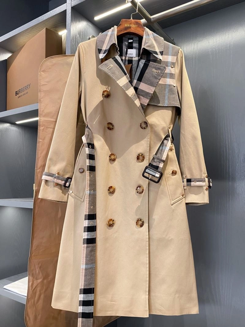 Versatile Burberry Outwear 104622