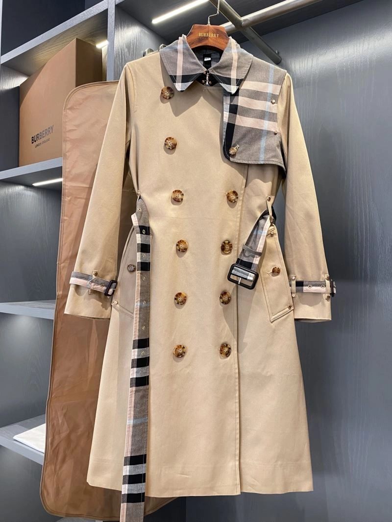 Versatile Burberry Outwear 104622