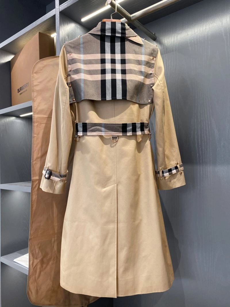 Versatile Burberry Outwear 104622