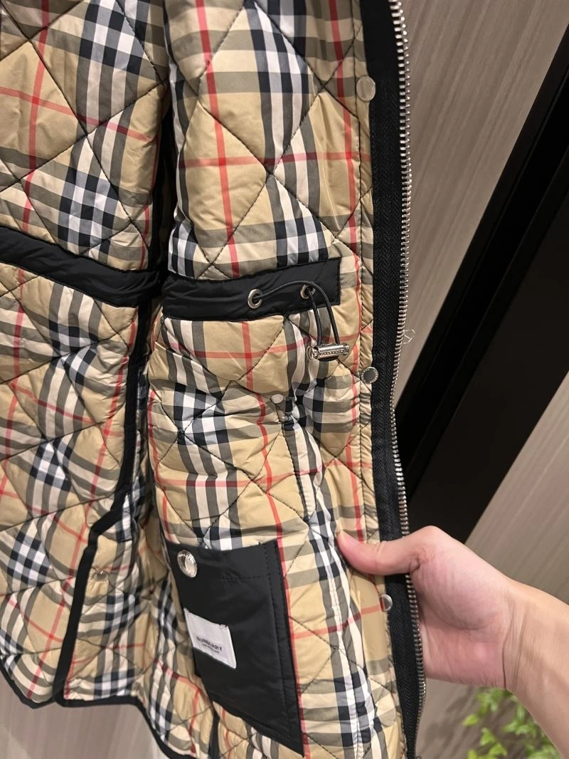 Burberry Outwear Stretchable 104615
