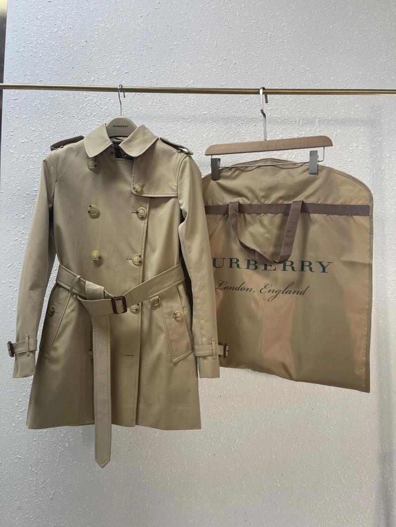 Trendy Burberry Outwear 104614