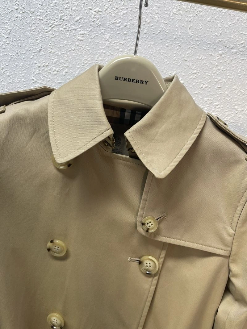 Trendy Burberry Outwear 104614