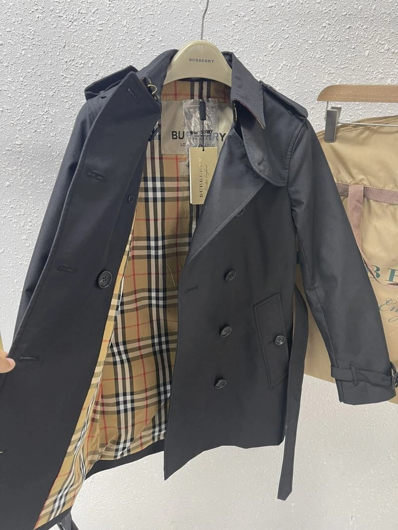 Burberry Outwear Unique 104613