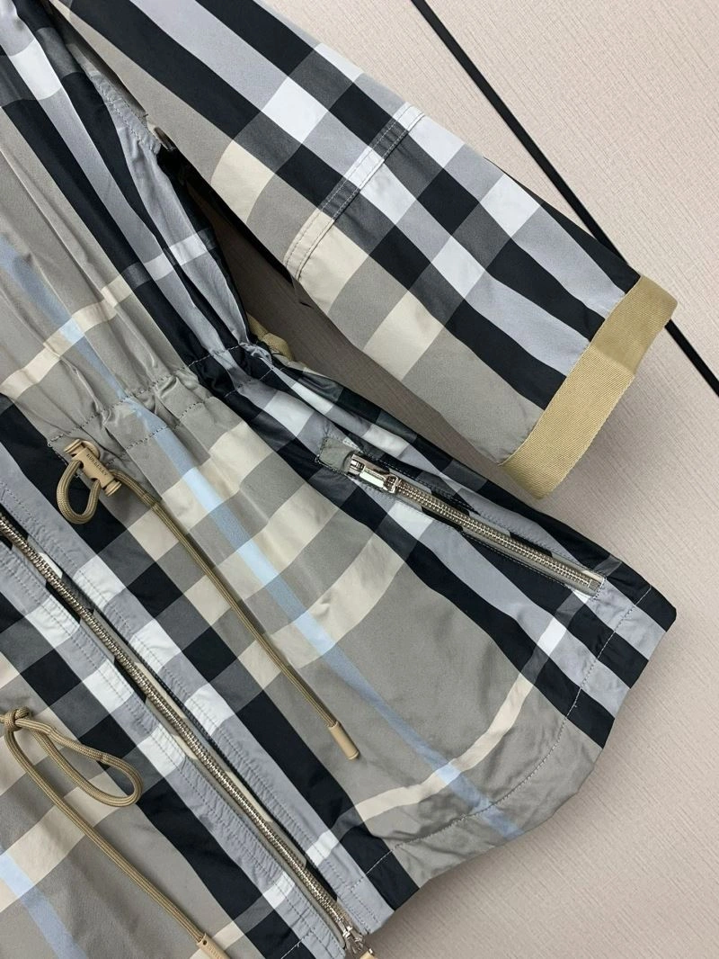 Flexible Burberry Outwear 104612