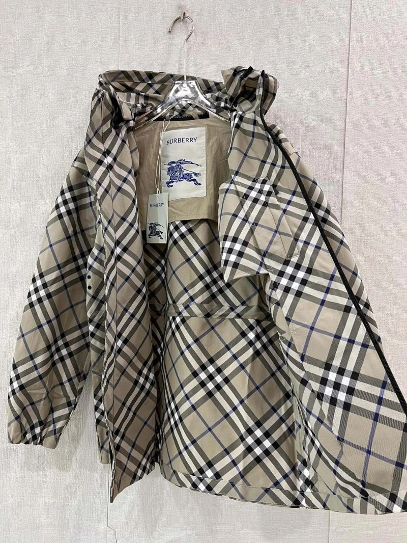 Burberry Outwear Minimalist 104610