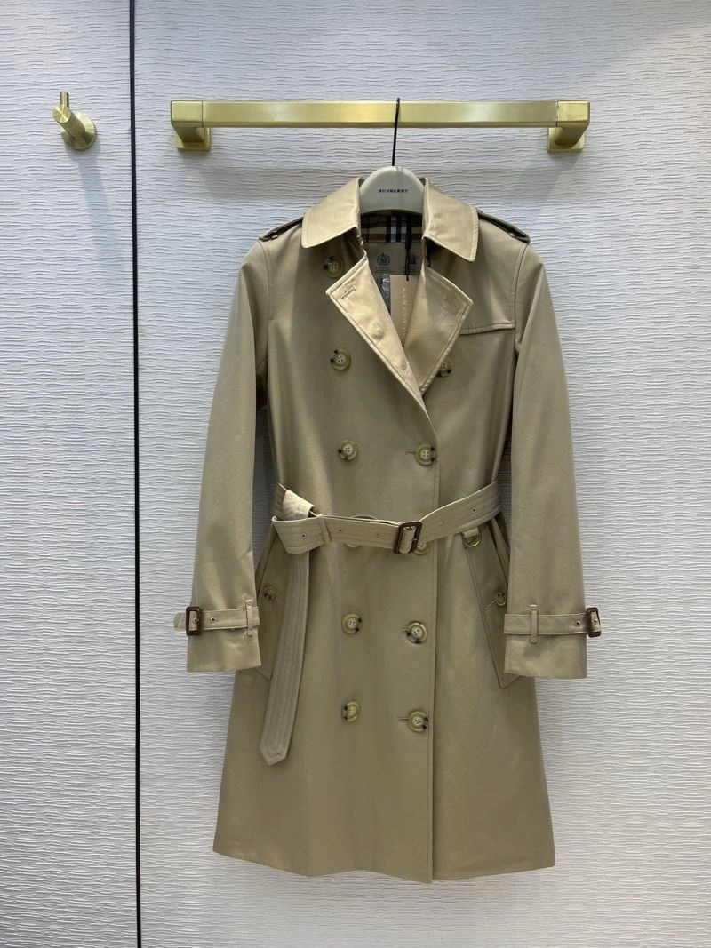 ComfortFit Burberry Outwear 104605