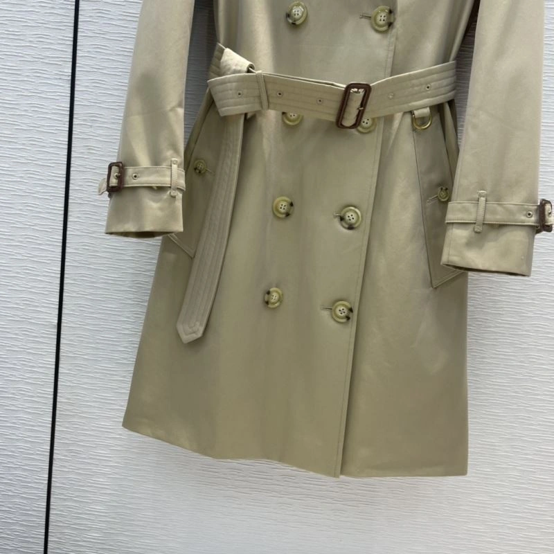 ComfortFit Burberry Outwear 104605