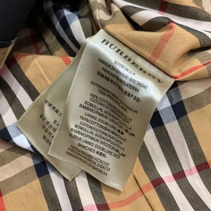 Burberry Outwear Bold 104602